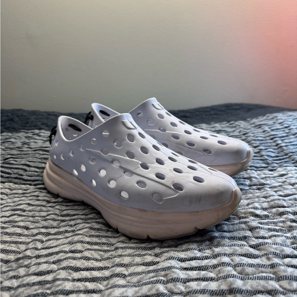 Kane recovery shoes size 11